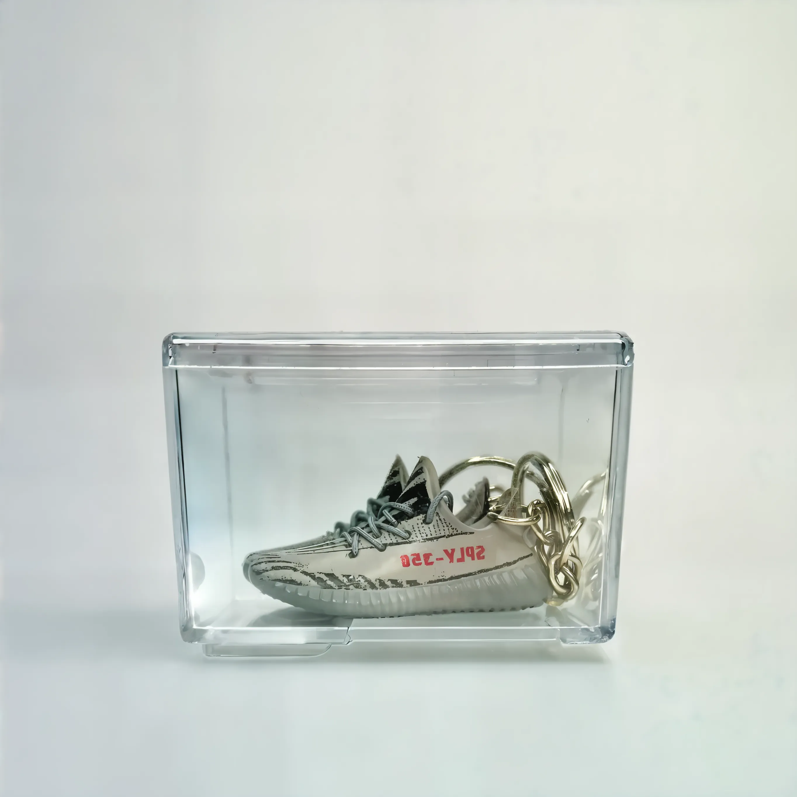Single MiniSneakers Beluga - Glass Box View